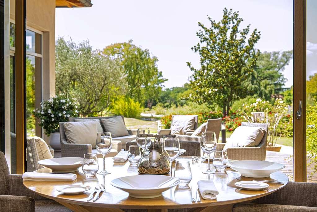 Chateau De Massillan Uchaux Restoran fotoğraf